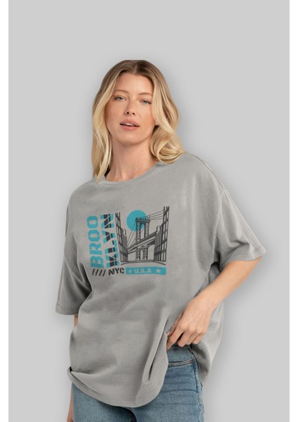 Brooklyn 2 Ön Baskılı Gri Oversize T-Shirt Unisex Erkek Kadın Bisiklet Yaka fırsatları