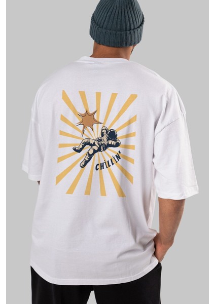Astronot Chillin Arka Baskılı Beyaz Oversize T-Shirt Erkek Kadın Bisiklet Yaka indirimleri
