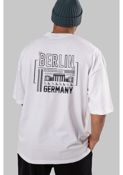 Berlin Arka Baskılı Beyaz Oversize T-Shirt Erkek Kadın Bisiklet Yaka