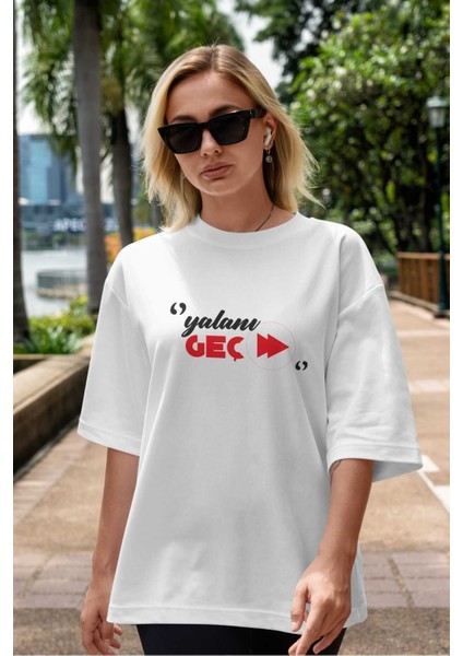 Yalanı Geç Ön Baskılı Beyaz Oversize T-Shirt Erkek Kadın Bisiklet Yaka indirimleri