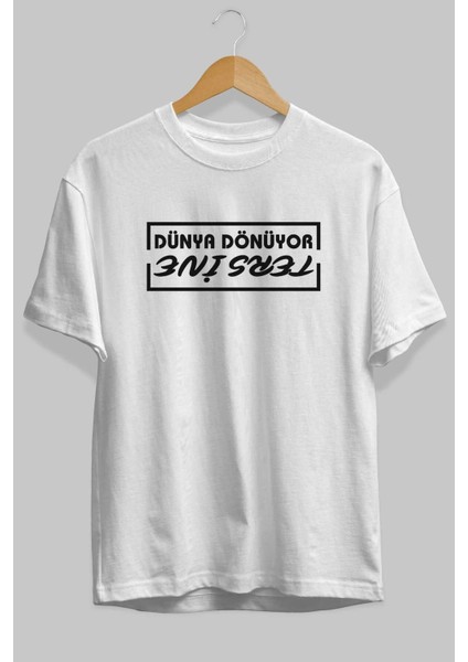 Dünya Dönüyor Tersine Ön Baskılı Beyaz Oversize T-Shirt Erkek Kadın Bisiklet Yaka fiyatları
