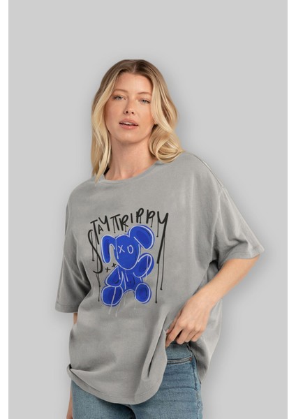 Stay Trippy Bear Ön Baskılı Gri Oversize T-Shirt Unisex Erkek Kadın Bisiklet Yaka fırsatları