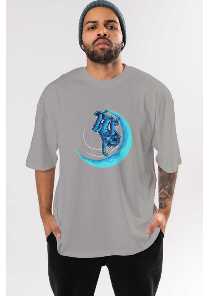 Skating On The Moon Ön Baskılı Gri Oversize T-Shirt Unisex Erkek Kadın Bisiklet Yaka