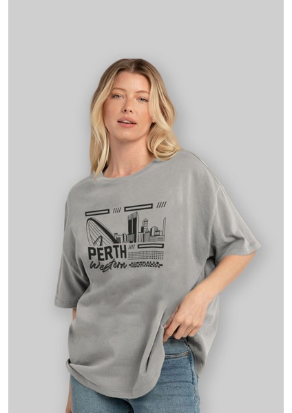 Perth Ön Baskılı Gri Oversize T-Shirt Unisex Erkek Kadın Bisiklet Yaka fırsatları