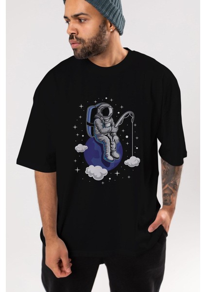 Astronaut Fishing Ön Baskılı Siyah Oversize T-Shirt Erkek Kadın Bisiklet Yaka fırsatları