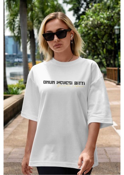 Onun Hevesi Bitti Benim Ön Baskılı Beyaz Oversize T-Shirt Erkek Kadın Bisiklet Yaka indirimleri