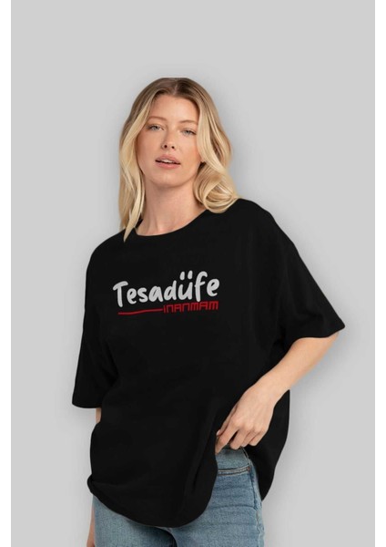 Tesadüfe Inanmam Ön Baskılı Siyah Oversize T-Shirt Erkek Kadın Bisiklet Yaka fırsatları