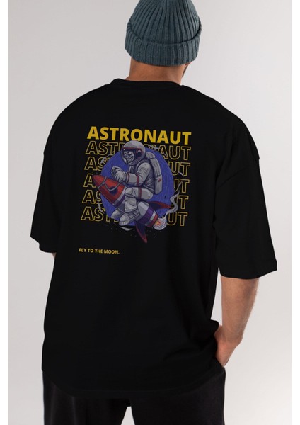 Astronaut Fly To The Arka Baskılı Siyah Oversize T-Shirt Erkek Kadın Bisiklet Yaka
