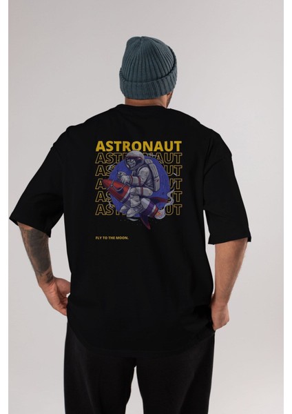 Astronaut Fly To The Arka Baskılı Siyah Oversize T-Shirt Erkek Kadın Bisiklet Yaka modelleri
