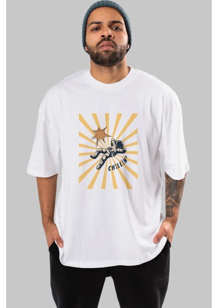 Astronot Chillin Ön Baskılı Beyaz Oversize T-Shirt Erkek Kadın Bisiklet Yaka modelleri