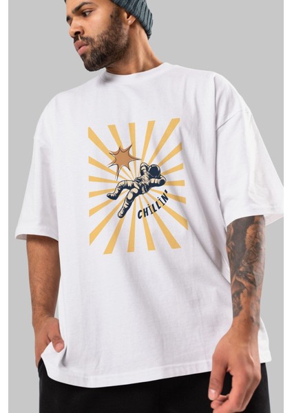 Astronot Chillin Ön Baskılı Beyaz Oversize T-Shirt Erkek Kadın Bisiklet Yaka indirimleri