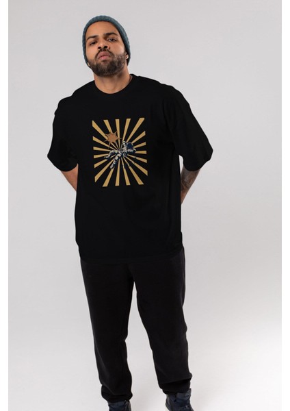 Astronot Chillin Ön Baskılı Siyah Oversize T-Shirt Erkek Kadın Bisiklet Yaka