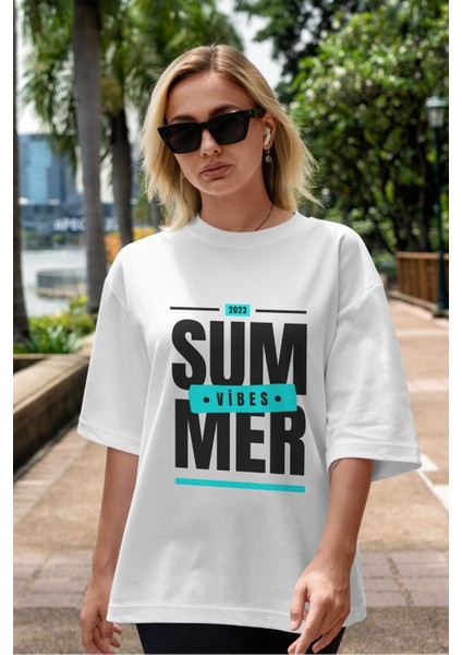 Summer Vibes 2 Ön Baskılı Beyaz Oversize T-Shirt Erkek Kadın Bisiklet Yaka