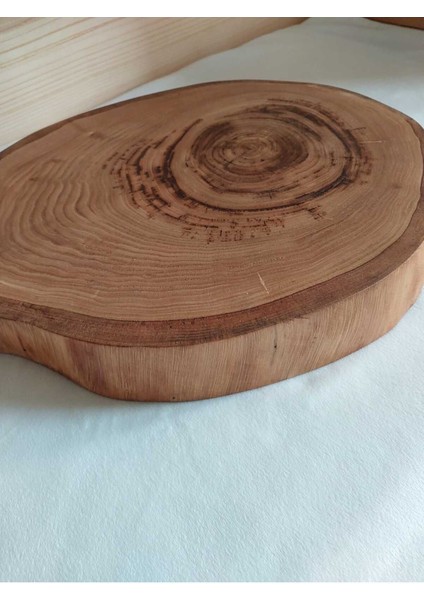 El Yapımı Doğal Ahşap Kestane Ağacı Kesme Tahtası 25x30 cm