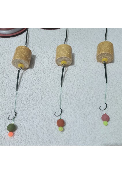 3 Adet Kasnak'lı 100 Metre Misine'li Boili'li Sazan Rig Takımı ( Çilek-Glm-Tuttifrutti Boili ) modelleri