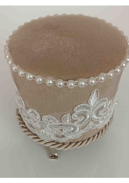 Metal Ayaklı Kadife Kaplı Güpürlü ve Inci Süslemeli Iğnelik Hediyelik Bohçalık Çeyizlik fırsatları