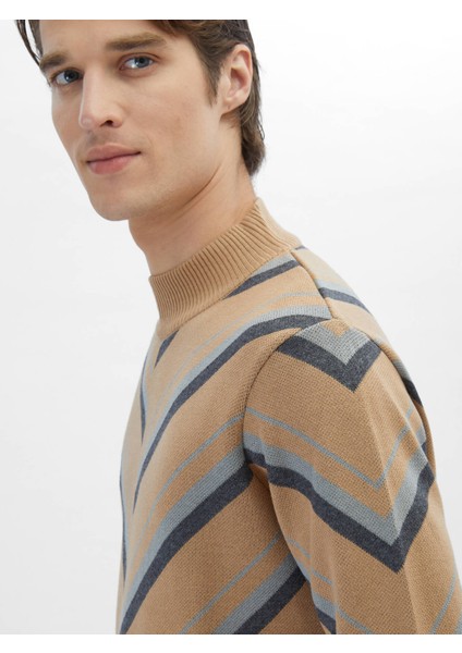 Deve Tüyü Yarım Balıkçı Yaka Desenli Pamuk Karışımlı Triko Kazak fırsatları