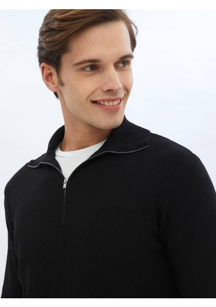 Siyah Desenli Triko Kazak modelleri