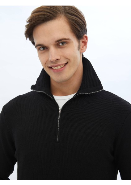 Siyah Desenli Triko Kazak fırsatları