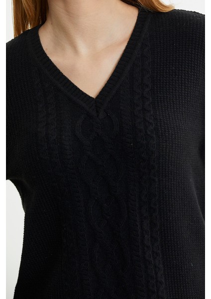 V Yaka Motifli Yünlü Triko Kazak - Siyah fırsatları