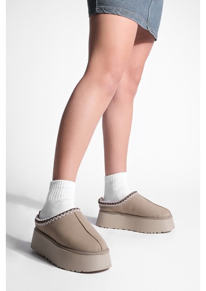 Kadın İçi Kürklü Kalın Taban Önü Kapalı Günlük Kışlık Terlik Furenta Vizon Süet