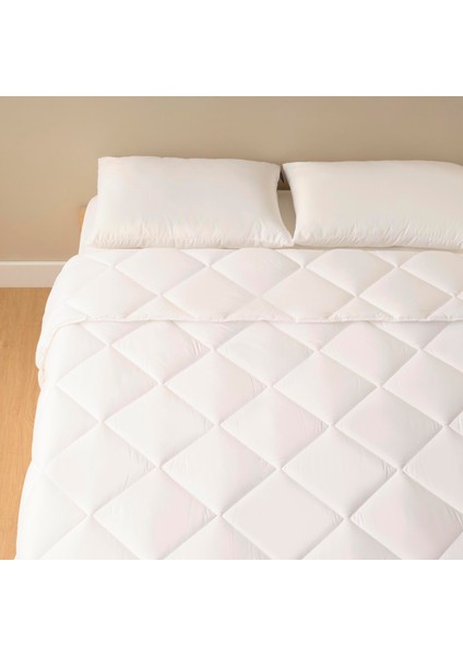 %100 Microfiber King Size Yorgan Beyaz (235x215 cm)