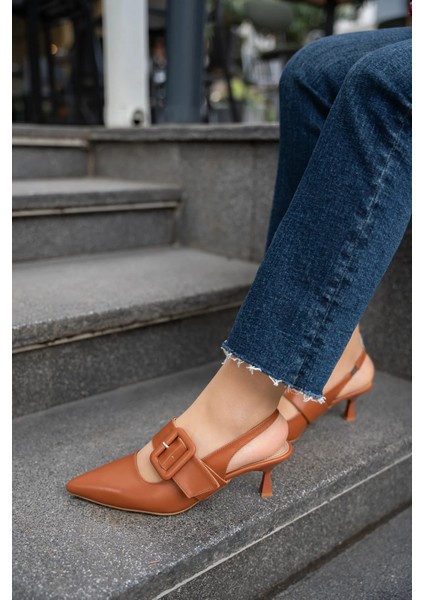 Doby Taba Kalın Sivri Burun Kemer Bağlı Toka Detaylı Kadın Topuklu Ayakkabı fiyatları