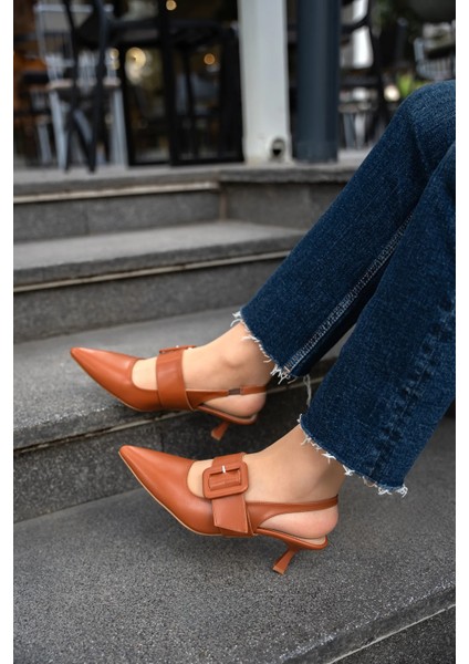 Doby Taba Kalın Sivri Burun Kemer Bağlı Toka Detaylı Kadın Topuklu Ayakkabı fırsatları