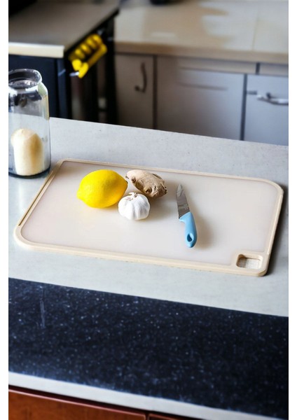 TeknoTrust Fika Orta Kesme Tahtası 254x368x8 mm Bej, dayanıklı plastik, kullanışlı ve şık tasarım