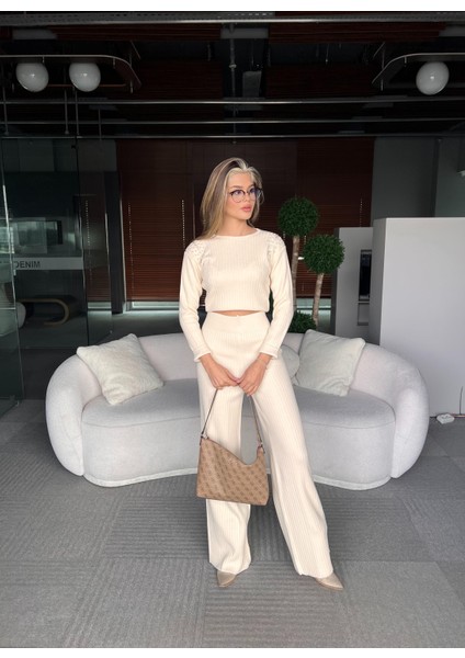 Julieta Inci Deteylı Bluz Pantolon Takım