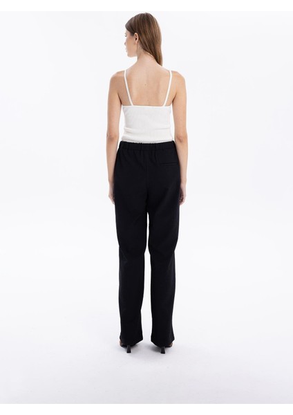 V Yaka Slim Fit Ince Askılı Triko Kadın Atlet