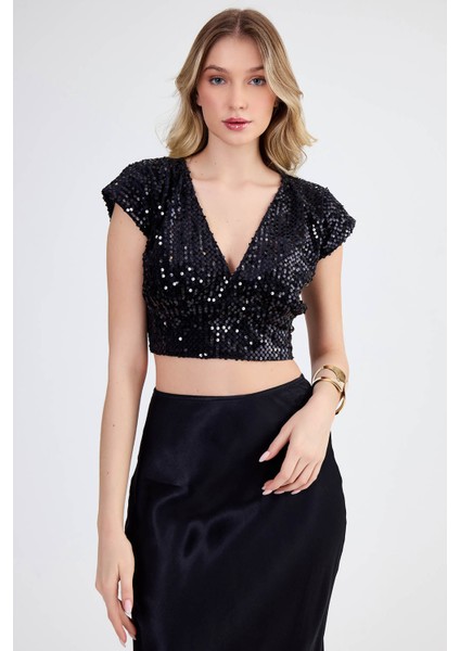 V Yaka Pullu Crop Bluz