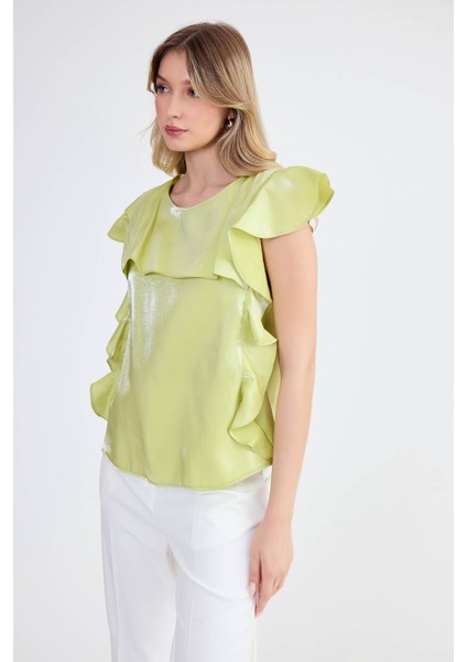 Kolları Fırfırlı Parlak Bluz modelleri