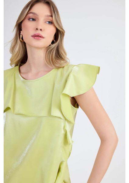 Kolları Fırfırlı Parlak Bluz fırsatları