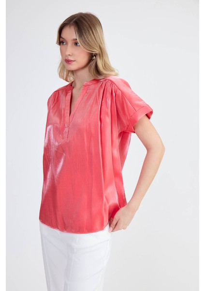 Hakim Yaka Parlak Kumaş Kısa Kol Bluz modelleri