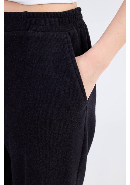 Beli Lastikli Paçası Pileli Triko Pantolon