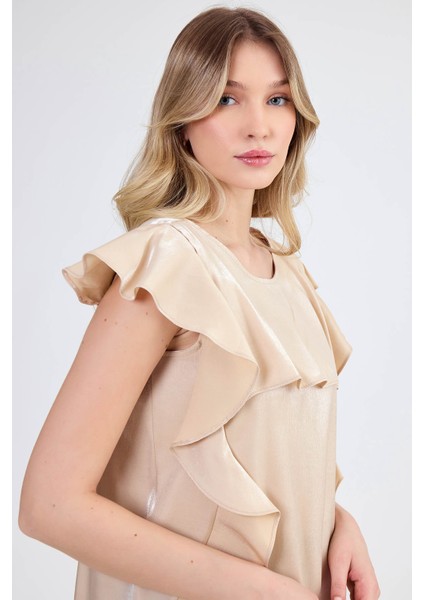 Kolları Fırfırlı Parlak Bluz modelleri