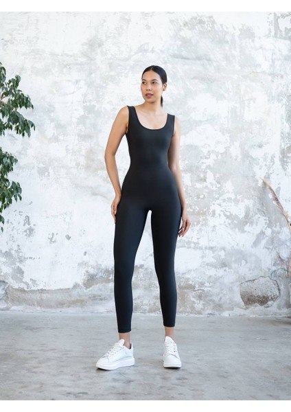 Siyah Arkası Büzgülü ( Scrunch Butt ) Askılı Spor Tayt Tulum modelleri