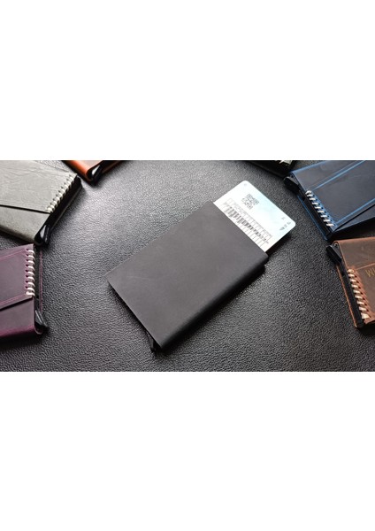 Kişiye Özel Deri Mekanizmalı Kartlık Siyah fırsatları