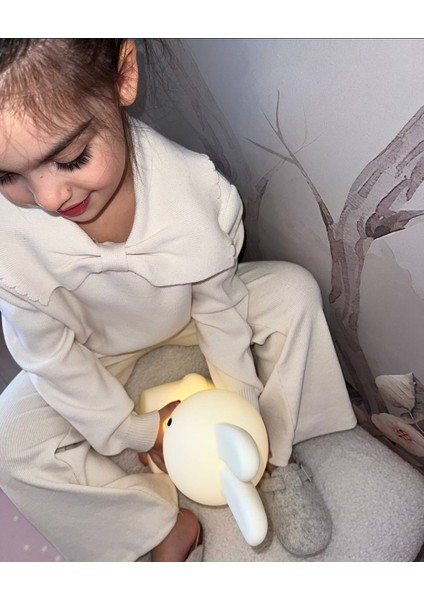 Kız Yaka Fiyonk Detaylı Triko Takım fırsatları