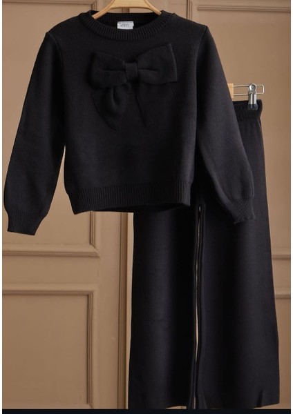 Kız Fiyonk Detaylı Triko Takım