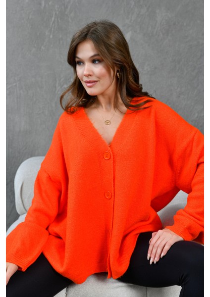 Nar Çiçeği Yumoş V Yaka Düğmeli Oversize Triko Hırka 24106 fiyatları