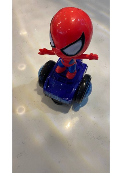 Sesli ve Işıklı Gezen Örümcek Adam Pilli Otomatik Dönen Eğlenceli Spider Man