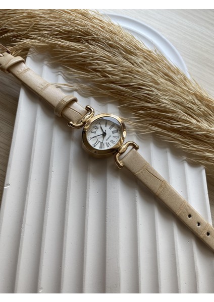 Retro Minimal Deri Kordon Vintage Kadın Kol Saati fırsatları
