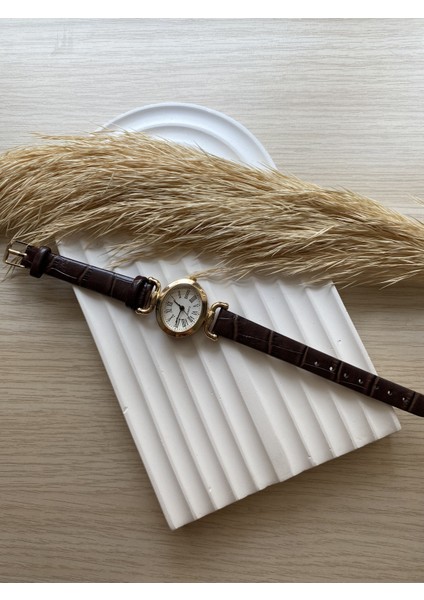Retro Minimal Deri Kordon Vintage Kadın Kol Saati fiyatları