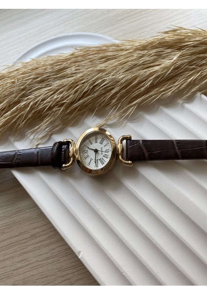 Retro Minimal Deri Kordon Vintage Kadın Kol Saati modelleri