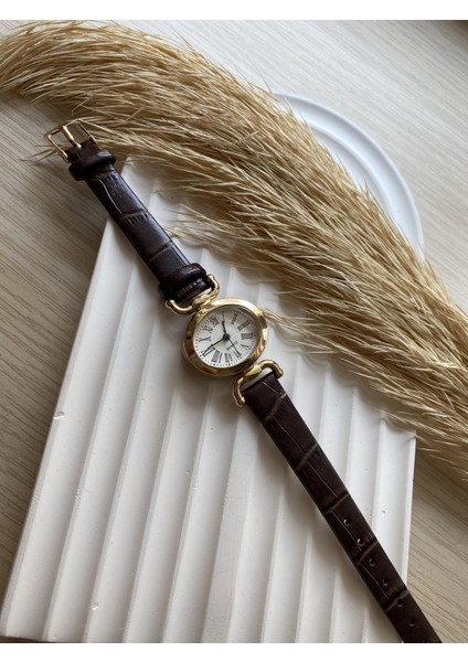 Retro Minimal Deri Kordon Vintage Kadın Kol Saati fırsatları