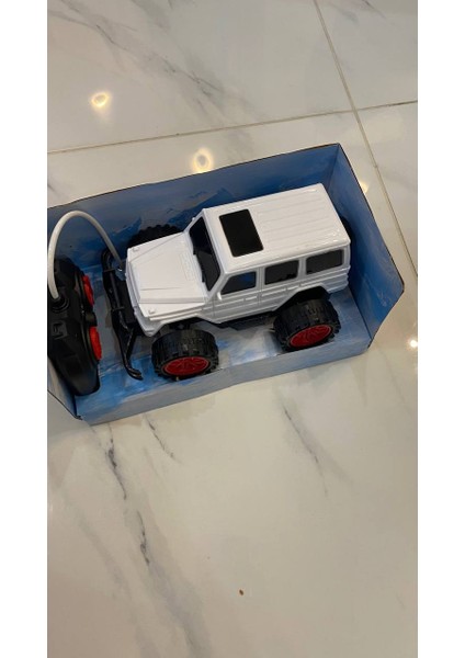 Uzaktan Kumandalı Işıklı Off Road Jeep Full Fonksiyonlu Pilli Oyuncak Araba
