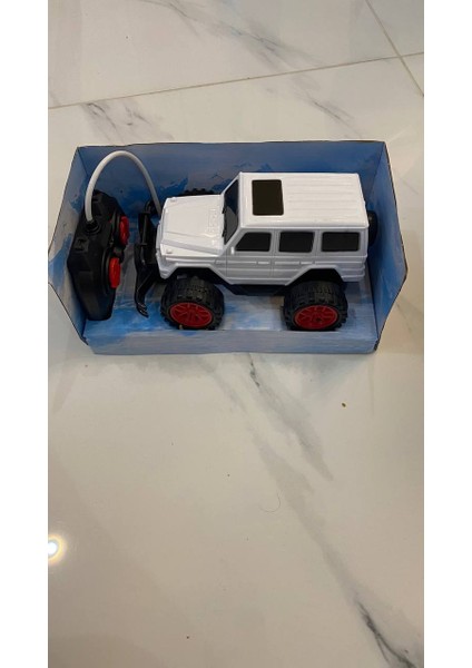 Uzaktan Kumandalı Işıklı Off Road Jeep Full Fonksiyonlu Pilli Oyuncak Araba modelleri