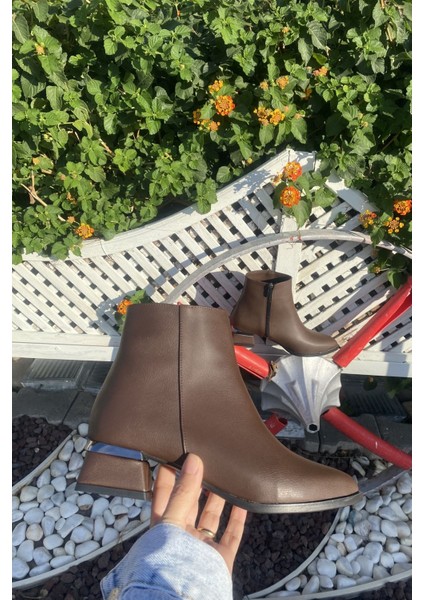 Kahverengi Cilt 4 cm Kalın Galvaniz Topuklu Şık Günlük Kadın Bot TMD2024800 fiyatları
